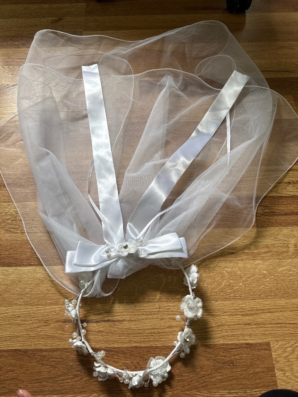 Girls headpiece - never worn